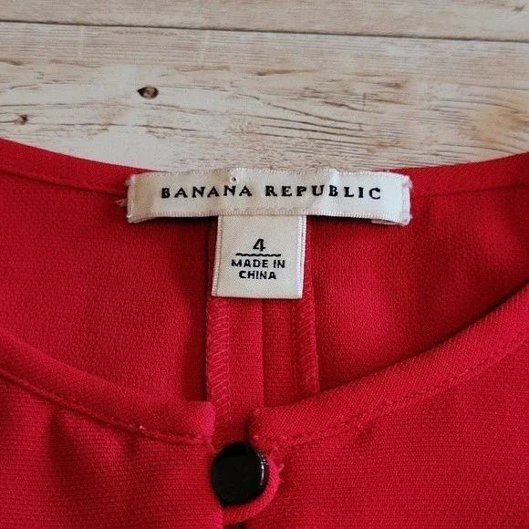 Banana Republic Keyhole Halter Top | Halter Top | Banana Republic Top - Picture 8 of 15